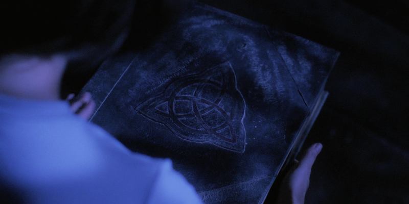 Книга Таинств: ваш персонаж в мире Зачарованных