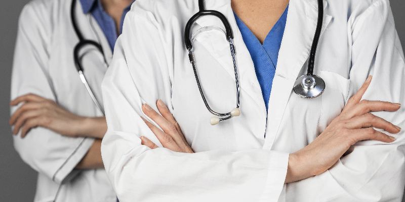 Белые халаты: что вы знаете о работе врачей?